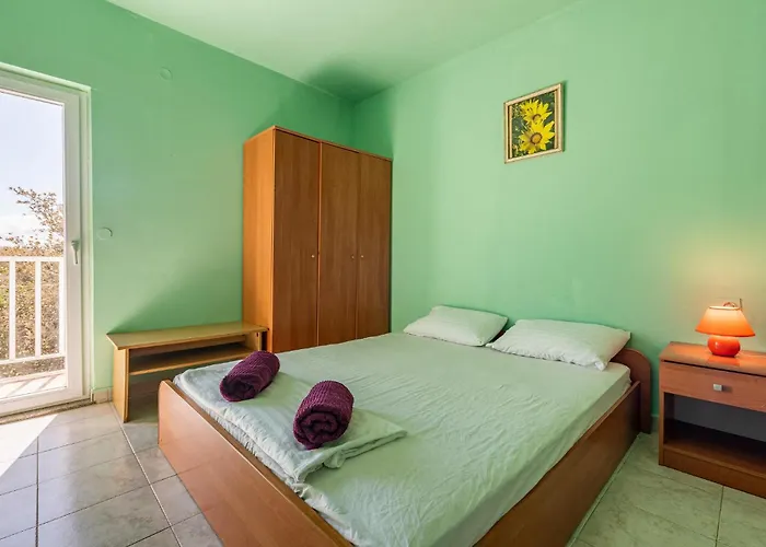 דירה 1 Bedroom In *