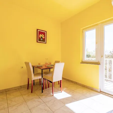Apartment In With Wifi